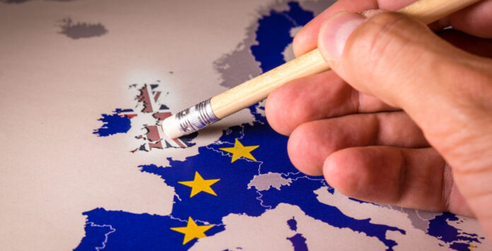 Wegen Corona werden die vorbereitenden Brexit-Pläne der deutschen Unternehmen durcheinander geworfen. C