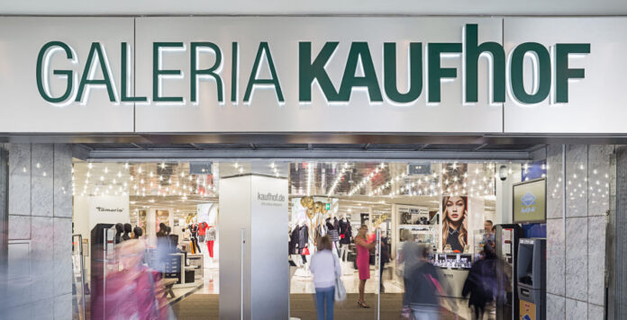 Der Warenhauskonzern Galeria Kaufhof nutzt eine neue E-Banking-Lösung.