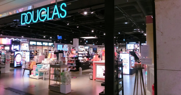 Douglas legt eine Post-IPO-Finanzierung auf. Foto: Solarisys - stock.adobe.com