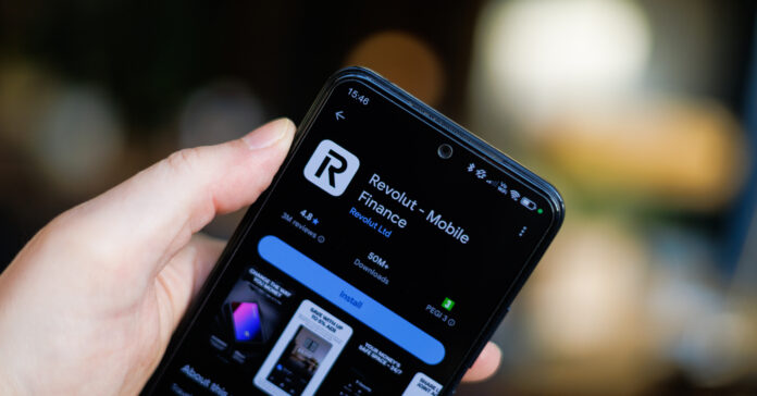 Revolut wird ein zunehmender Wettbewerber für traditionelle Banken. Foto: nicholasjermy - stock.adobe.com