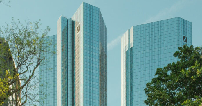 Die Deutsche Bank setzt mit ihrem neuen Firmenkunden-Führungsduo Michael Diederich/Ole Matthiessen auf Angriff. Foto: Anselm – stock.adobe.com